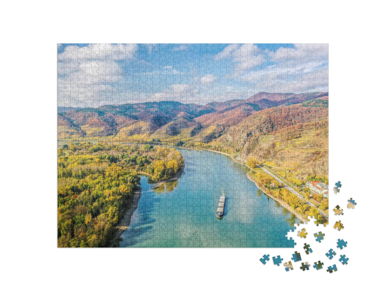 puzzle 1000 dílků „Panorama údolí Wachau s lodí na Dunaji“