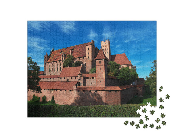 puzzle 1000 dílků „Malbork je křižácký hrad v Polsku.“