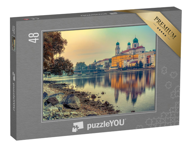 puzzle 48 dílků „Pasov za podzimního večera, Bavorsko, Německo“