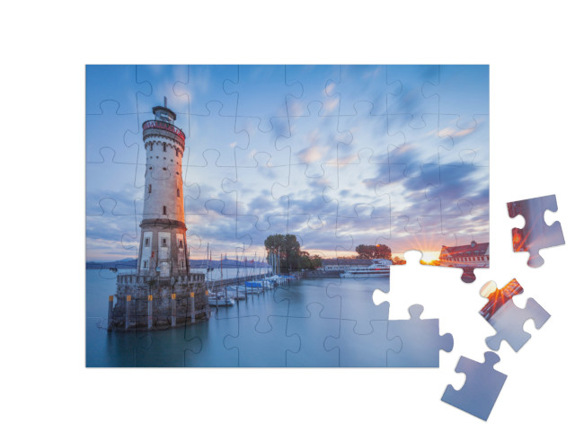 puzzle 48 dílků „Maják v přístavu Lindau, Bodamské jezero, Bavorsko“