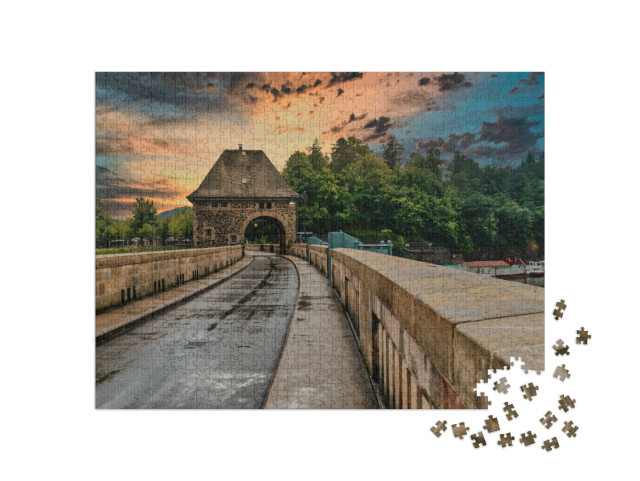 puzzle 1000 dílků „Věžový pokoj s dlažebními kostkami u jezera Edersee v Hesensku, Německo“