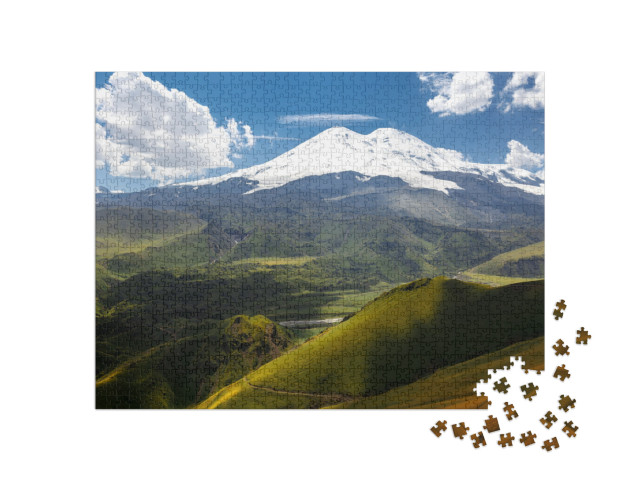 puzzle 1000 dílků „Zelené kopce na Elbrusu, Severní Kavkaz, Rusko“