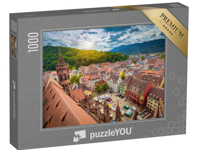 puzzle 1000 dílků „Historické centrum Freiburgu ze vzduchu, katedrála ve večerním světle“