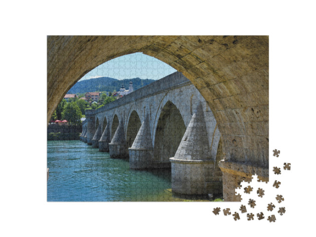 puzzle 1000 dílků „Most Mehmeda Paši Sokoloviče přes řeku Drinu, Visegrad“