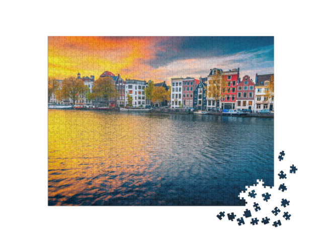 puzzle 1000 dílků „Kanál při západu slunce, Amsterdam, Nizozemsko“