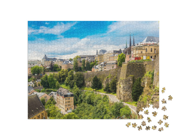 puzzle 1000 dílků „Panoramatický letecký pohled na Lucembursko za krásného letního dne“