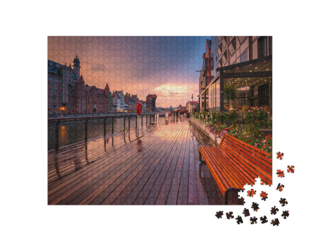 puzzle 1000 dílků „Gdaňsk s krásným starým městem na řece Motlavě při západu slunce, Polsko“