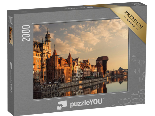 puzzle 2000 dílků „Klidná ranní atmosféra: staré město Gdaňsku při východu slunce“