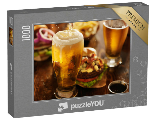 puzzle 1000 dílků „Nalévání piva do skla s hamburgery pro labužníky...“