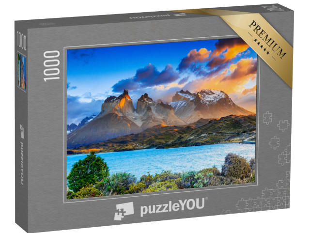 puzzle 1000 dílků „Východ slunce u jezera Pehoe v národním parku Torres Del Paine, Chile“