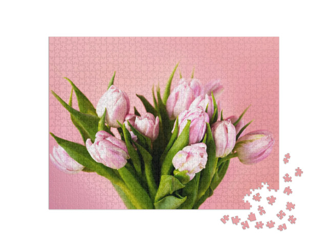puzzle 1000 dílků „Detailní záběr na kytici růžových tulipánů ke Dni matek“