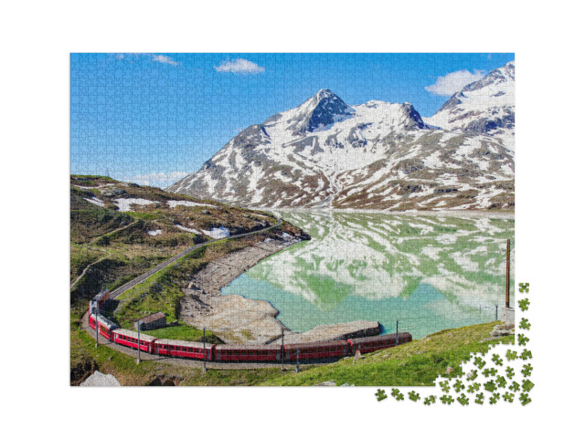puzzle 2000 dílků „Vlak na krásném průsmyku Bernina ve Švýcarsku“