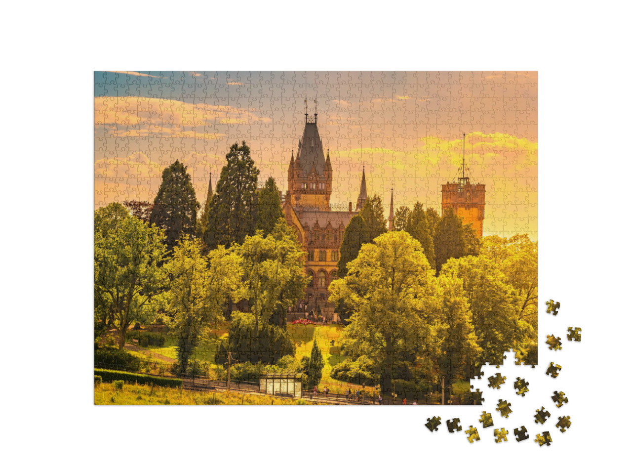 puzzle 1000 dílků „Malebný západ slunce na hradě Drachenburg, Königswinter na Rýně“