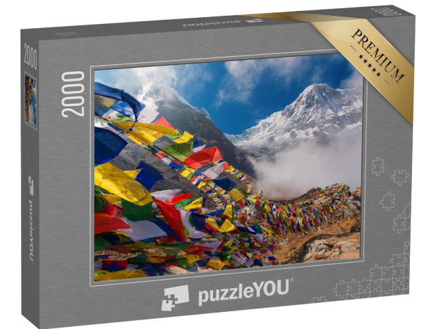puzzle 2000 dílků „Modlitební vlajky před horou Annapurna I, Nepál“
