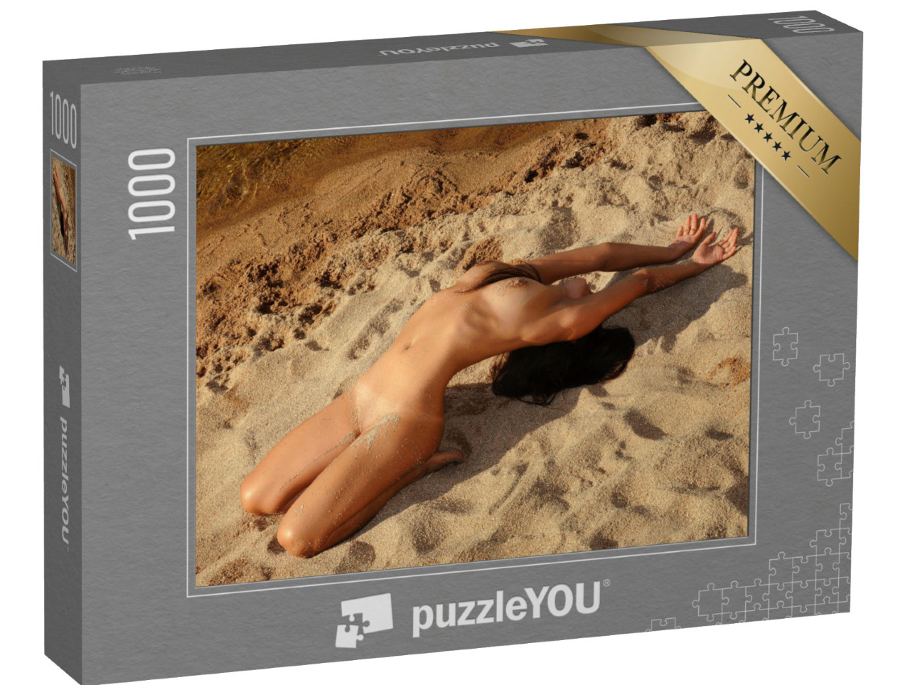 puzzle 1000 dílků „Erotické fotografie: Nahá žena pózující na písečné pláži“