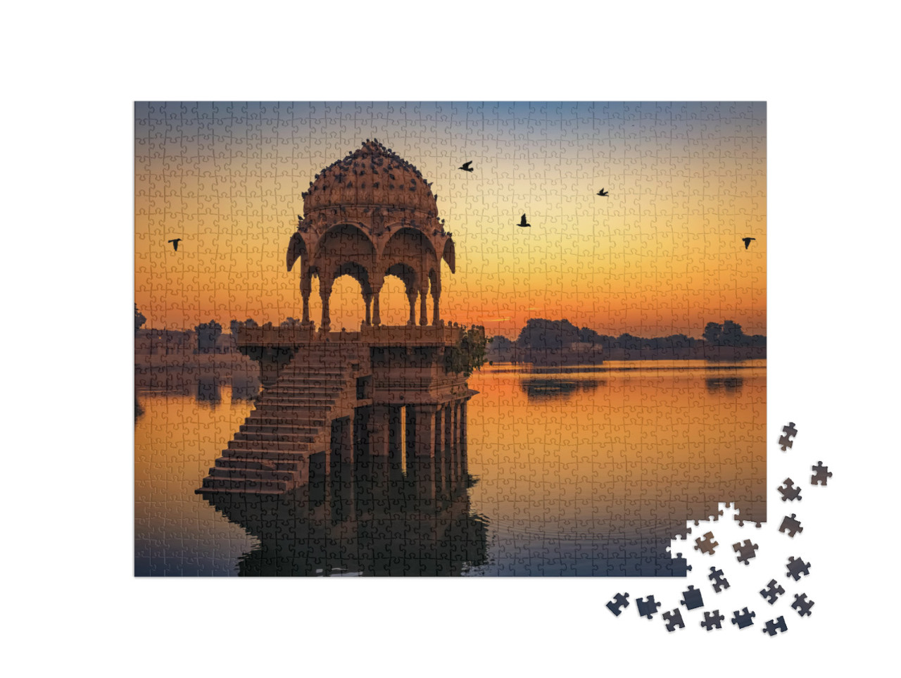 puzzle 1000 dílků „Ruiny starověkého chrámu: východ slunce u jezera Gadi Sagar, Džajpur, Indie“