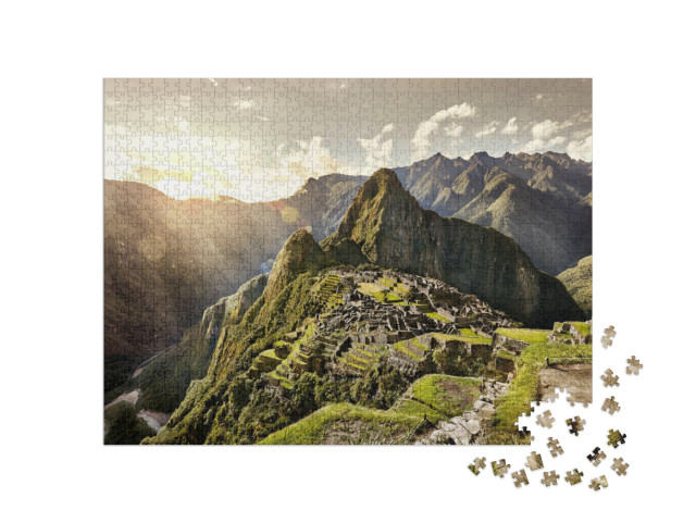 puzzle 1000 dílků „Pohled na starobylé incké město Machu Picchu s ruinami, Peru“