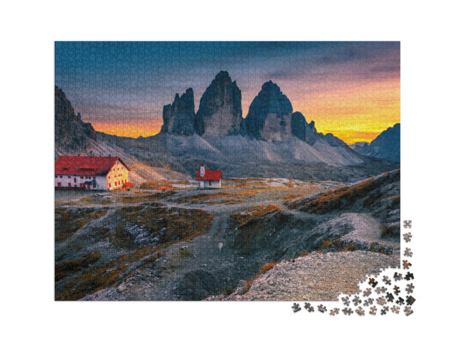 puzzle 2000 dílků „Tři vrcholy s chatou Rifugio Locatelli , Dolomity, Itálie“