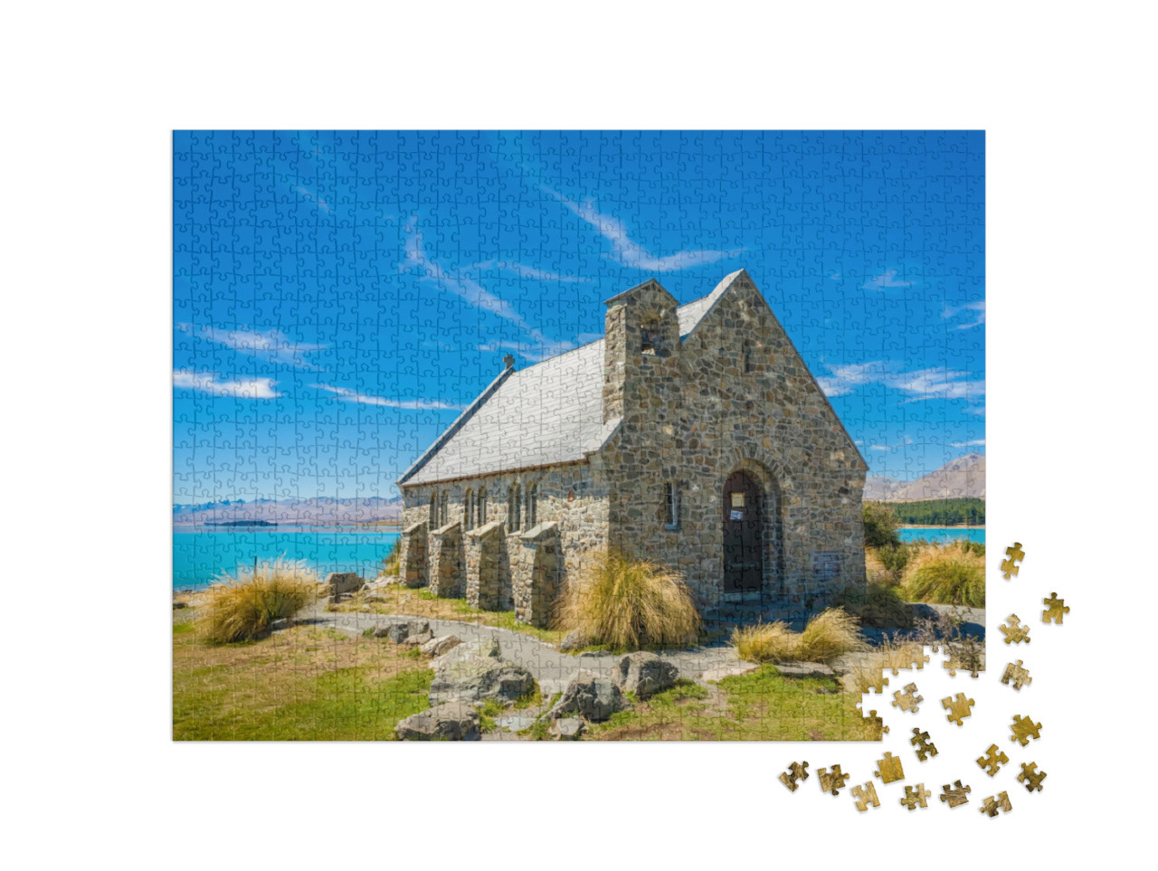 puzzle 1000 dílků „Idylický kamenný kostelík na tyrkysově zbarveném jezeře“