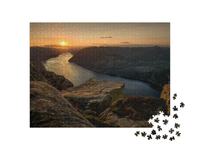 puzzle 1000 dílků „Západ slunce u Preikestolen nad Lysefjordenem, Norsko“