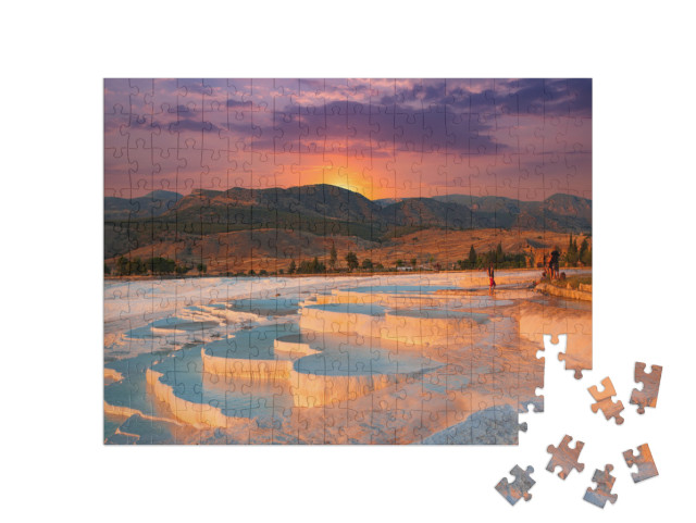 puzzle 200 dílků „Východ slunce a přírodní travertinové bazény a terasy v Pamukkale“