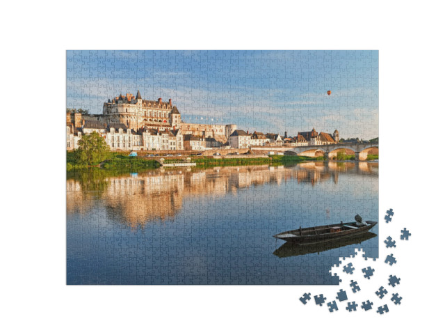 puzzle 1000 dílků „Večerní atmosféra nad Amboise na řece Loiře, Francie“