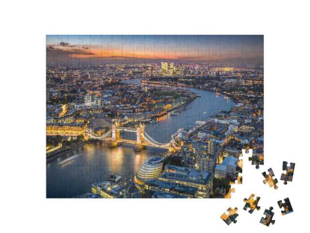 puzzle 200 dílků „Londýnské panorama s Tower Bridge za soumraku“