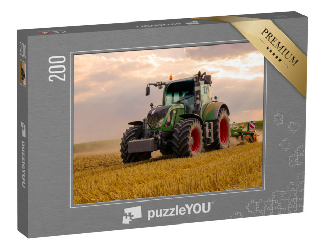 puzzle 200 dílků „Zelený traktor oře obilné pole“