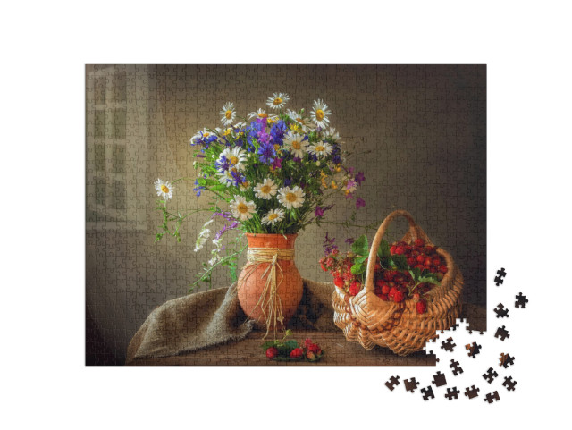 puzzle 1000 dílků „Zátiší s květinami a lesními jahodami v košíku“