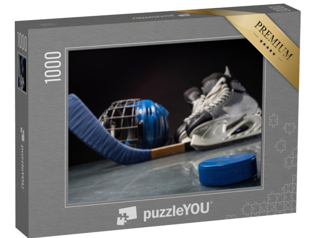 puzzle 1000 dílků „Detailní záběr hokejového puku a hokejové výstroje“