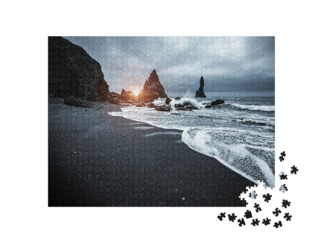 puzzle 1000 dílků „Trollí prsty, čedičové skály na pláži Reynisfjara, Island“