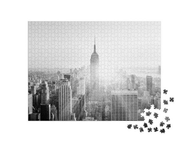 puzzle 1000 dílků „New York: Manhattan s osvětlenou Empire State Building“