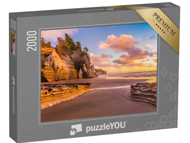 puzzle 2000 dílků „Západ slunce na skalnaté pláži v okrese Taranaki, Nový Zéland“
