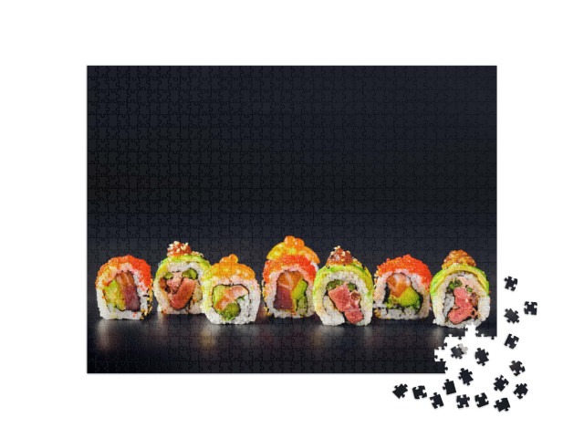 puzzle 1000 dílků „Sushi rolky s červeným kaviárem, lososem a tuňákem“