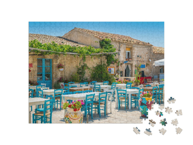puzzle 500 dílků „Okouzlující scéna z vesnice Marzamemi na Sicílii, Itálie“