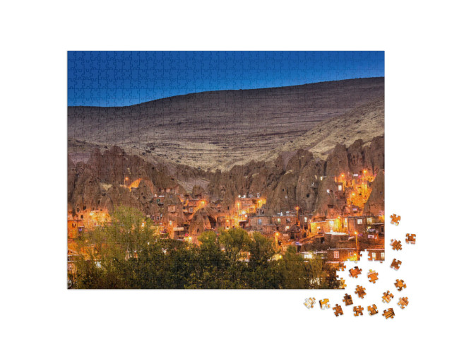 puzzle 1000 dílků „Vesnice Kandovan za soumraku, Východní Azarbajdžán, Írán“
