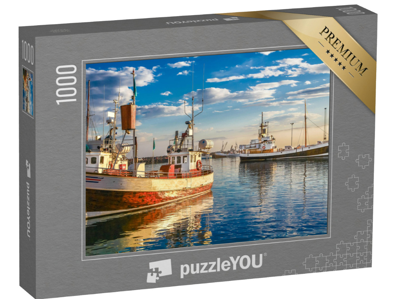 puzzle 1000 dílků „Rybářské lodě v přístavu při západu slunce, město Husavik, Island“