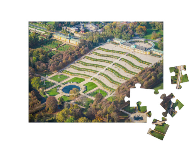puzzle 48 dílků „Postupim, Německo, zámek Sanssouci na začátku podzimu“