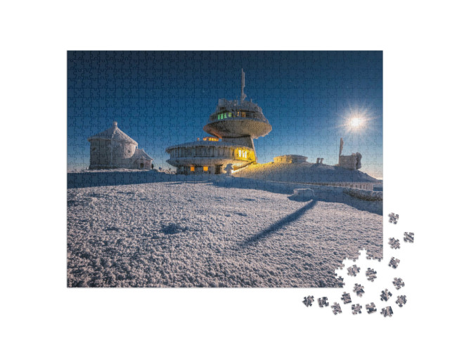 puzzle 1000 dílků „Meteorologická observatoř v zimě, Sněžka, Krkonoše, Česká republika“