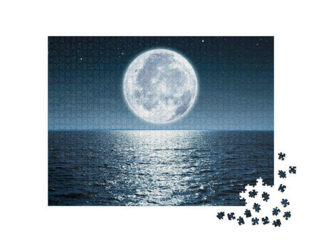 puzzle 1000 dílků „Měsíc v úplňku vycházející v noci nad klidným mořem“