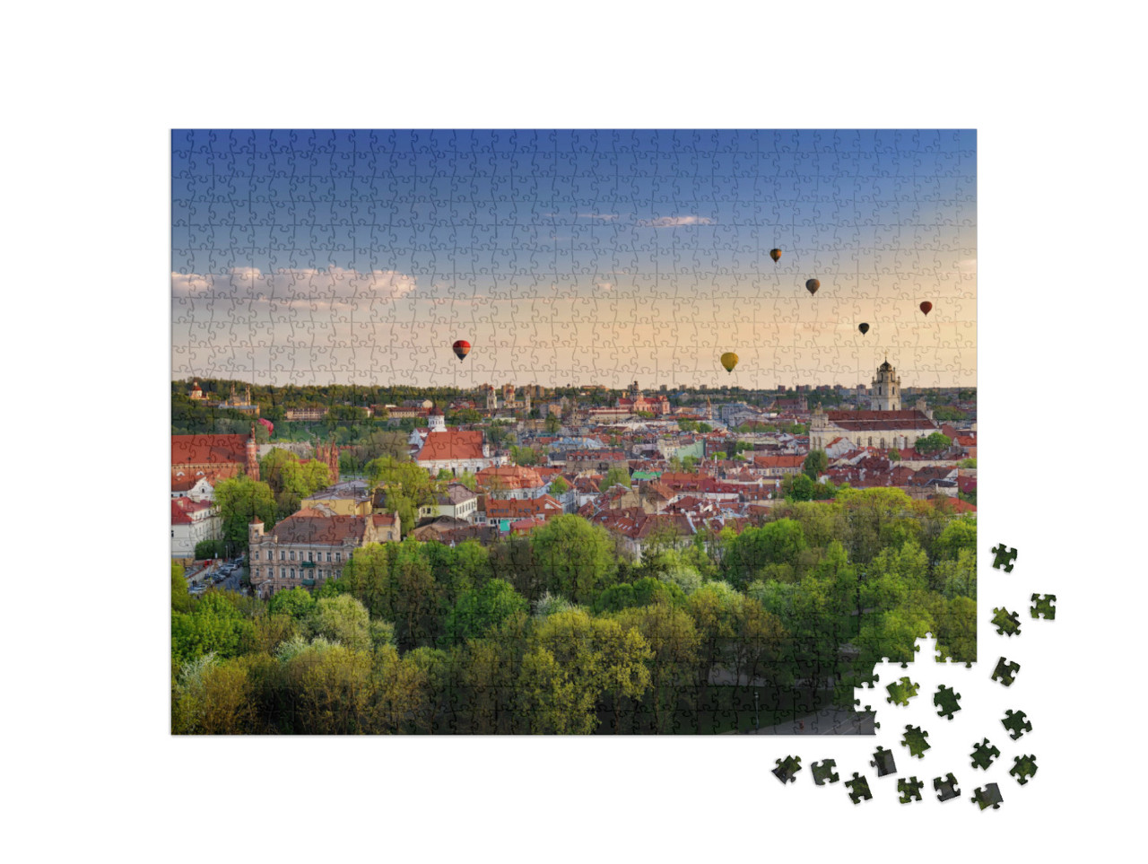 puzzle 1000 dílků „Letní panorama starého města Vilniusu s barevnými horkovzdušnými balóny“