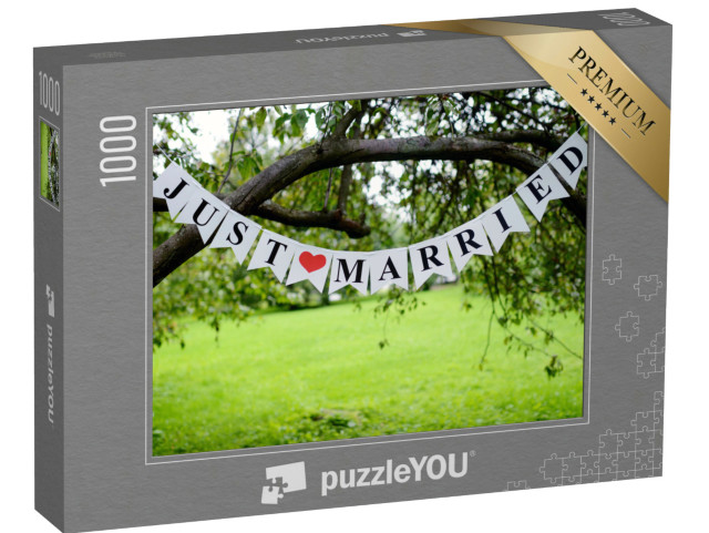 puzzle 1000 dílků „Krásný svatební nápis "just married" na th“