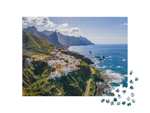 puzzle 1000 dílků „Krásná pobřežní vesnice na Tenerife, Kanárské ostrovy“