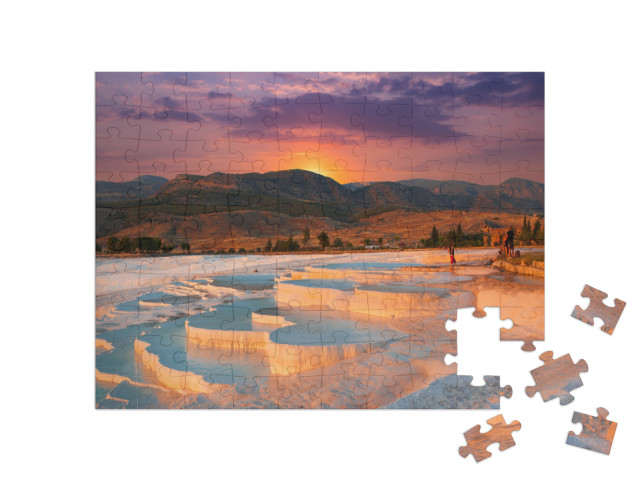 puzzle 100 dílků „Východ slunce a přírodní travertinové bazény a terasy v Pamukkale“