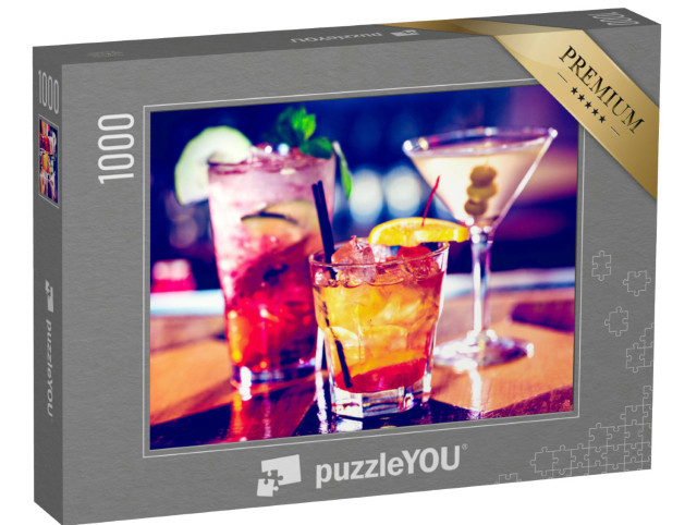 puzzle 1000 dílků „Barevné koktejly na barovém stole“