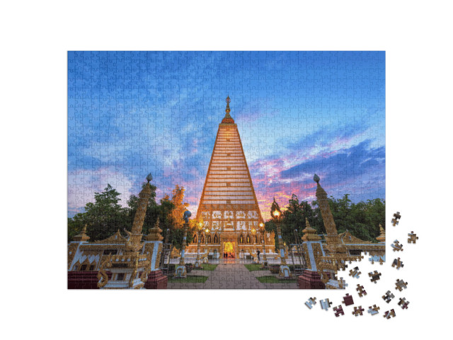 puzzle 1000 dílků „Wat Phrathat Nong Bua za soumraku, Thajsko“