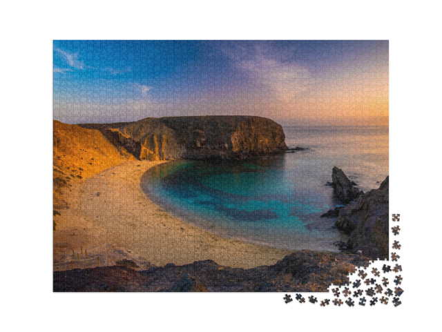 puzzle 2000 dílků „Pláž Papagayo na Lanzarote“