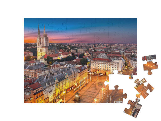 puzzle 48 dílků „Noc nad náměstím Bana Jelačiče, Záhřeb, Chorvatsko“
